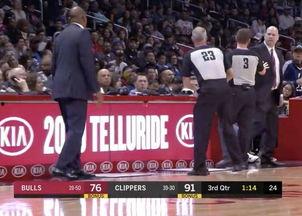 欧美教练低头打球视频大全,低头打球技巧揭秘